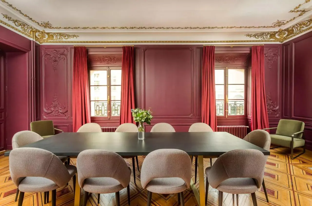 Luxury Apartment With Eiffel Tower View And Sauna Paris