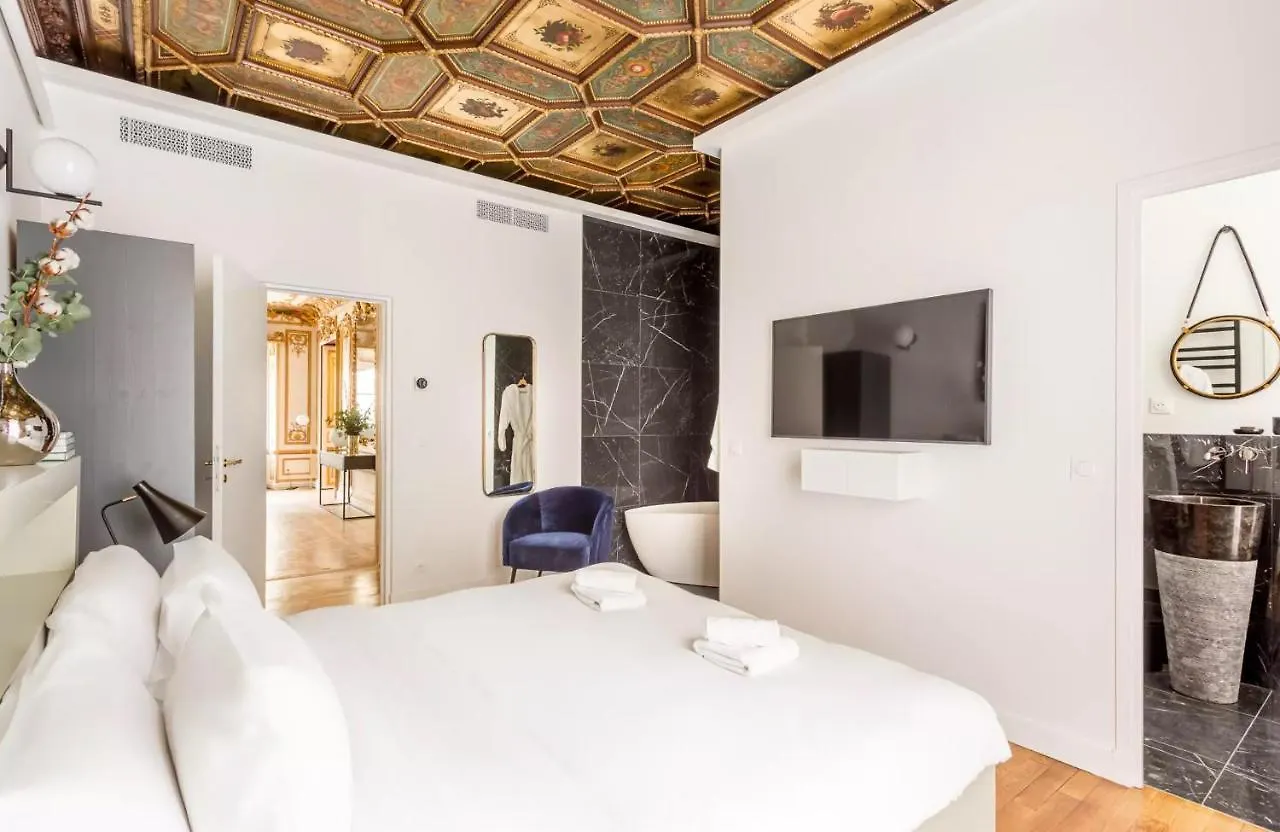 Luxury Apartment With Eiffel Tower View And Sauna Paris